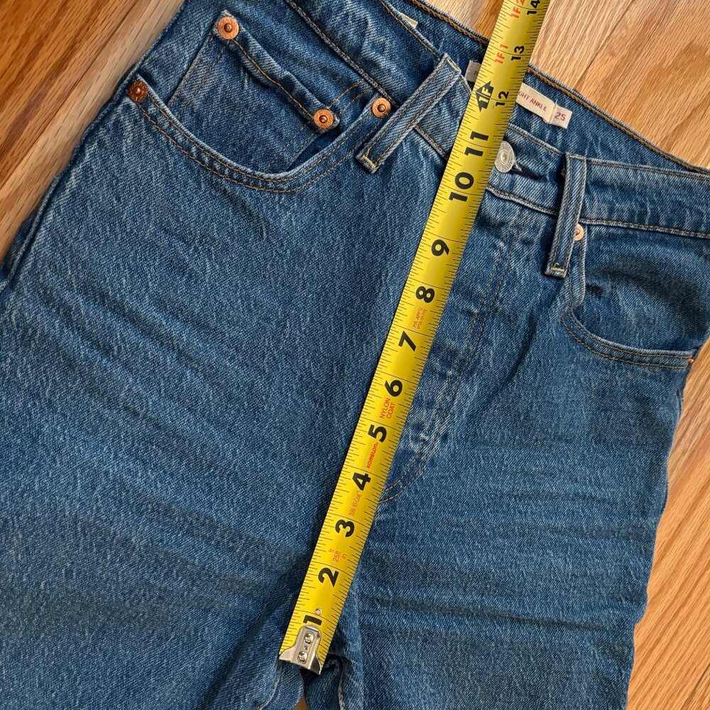 Levi's Straight Ankle Ribcage Jeans | 25 x 28 | Medium Blue - Picture 6 of 10